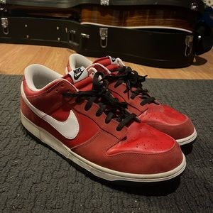 Sport Red Nike Duke Low Basketball Shoes